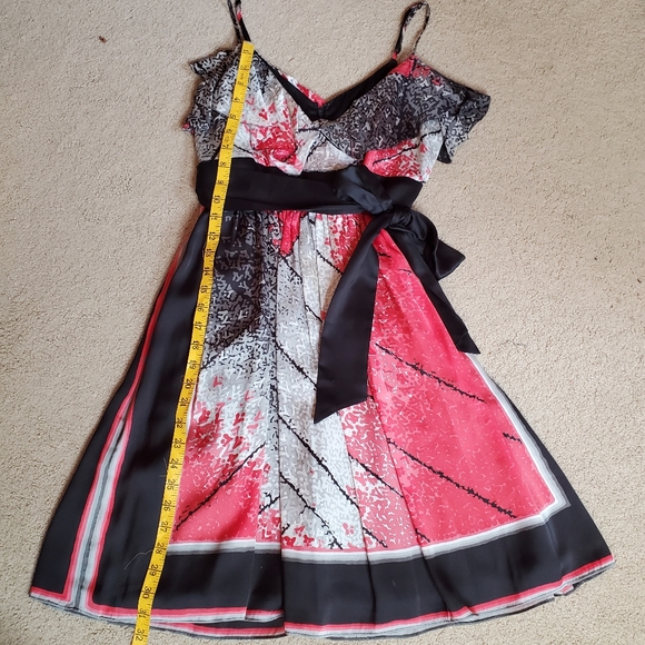 BCBG party dress SIZE 4 - Picture 4 of 5